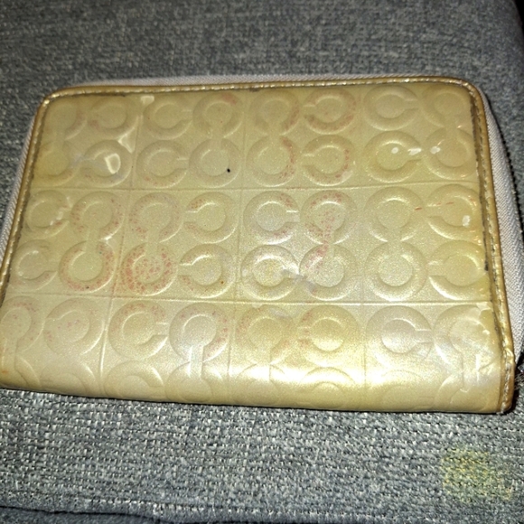 Coach Checkbook  Wallet - Picture 1 of 8